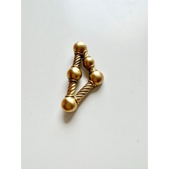 MUSEUM REPRODUCTIONS Modernist Gold Tone Rope Triangle Brooch - Picture 3 of 9